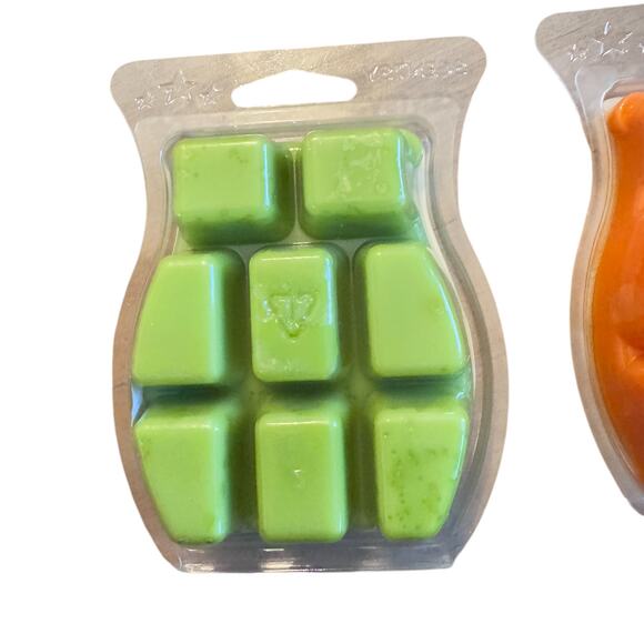 Lot of 2 Disney The Muppets and‎ Looney Tunes Scentsy Wax Bar Melts 3.2 fl oz - Picture 4 of 5